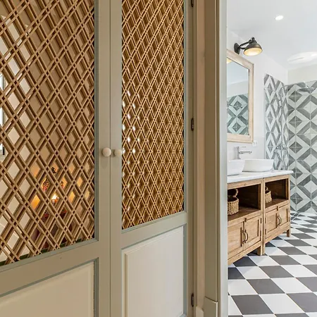 Apartman La Casa De La Plaza Del Arroyo - Traditional Luxury In Jerez *